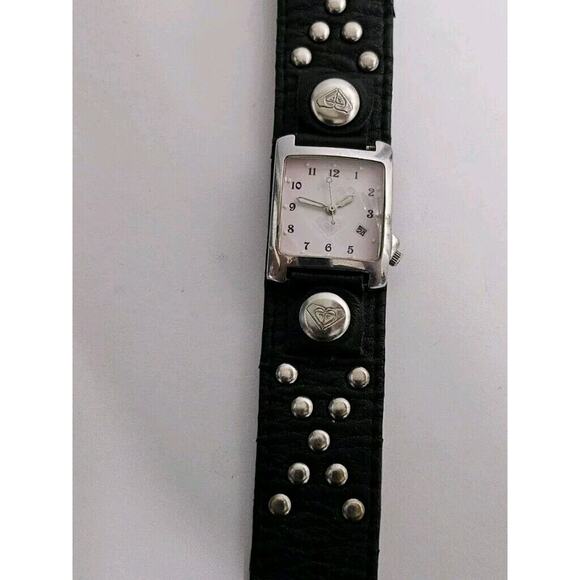 Ladies Pink Roxy Watch Soft Leather Band With Rivets Very Stylish - Picture 1 of 12